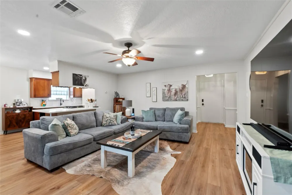 2205 Buchanan Drive Baytown, TX 77520