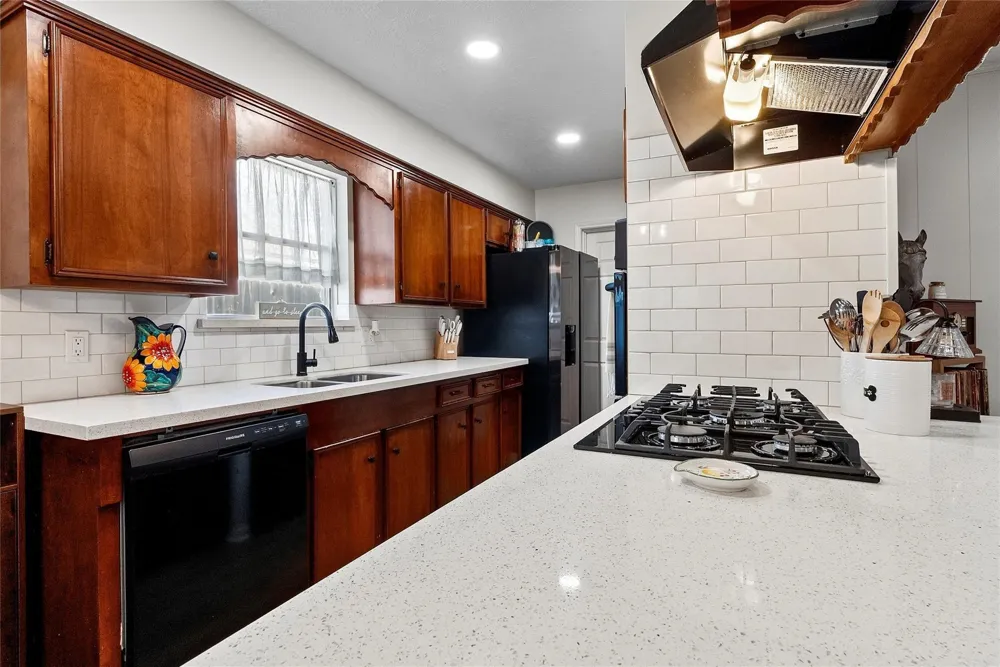 2205 Buchanan Drive Baytown, TX 77520