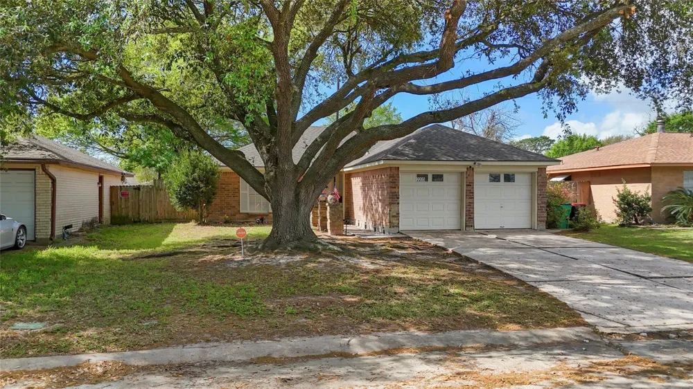 2205 Buchanan Drive Baytown, TX 77520