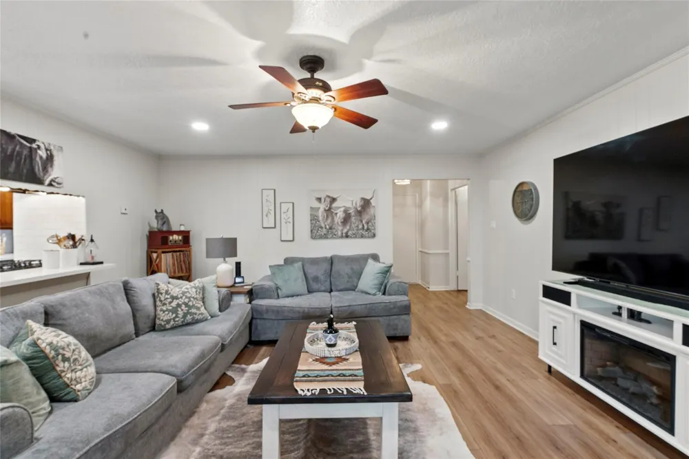 2205 Buchanan Drive Baytown, TX 77520