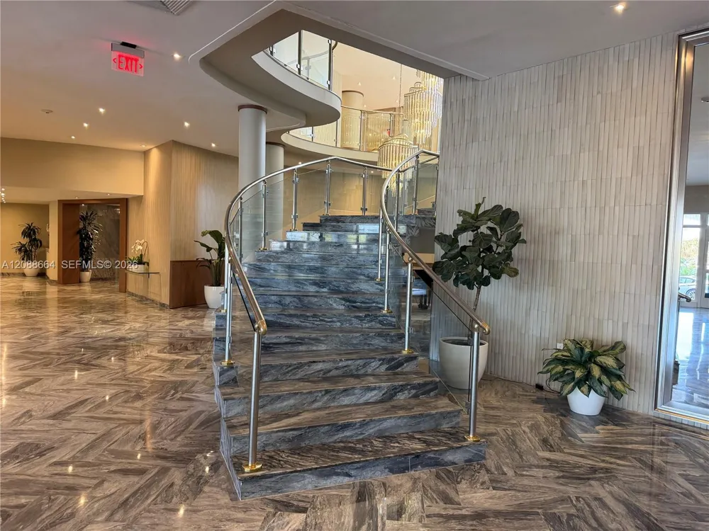 5401 Collins Ave #826 Miami Beach, FL 33140