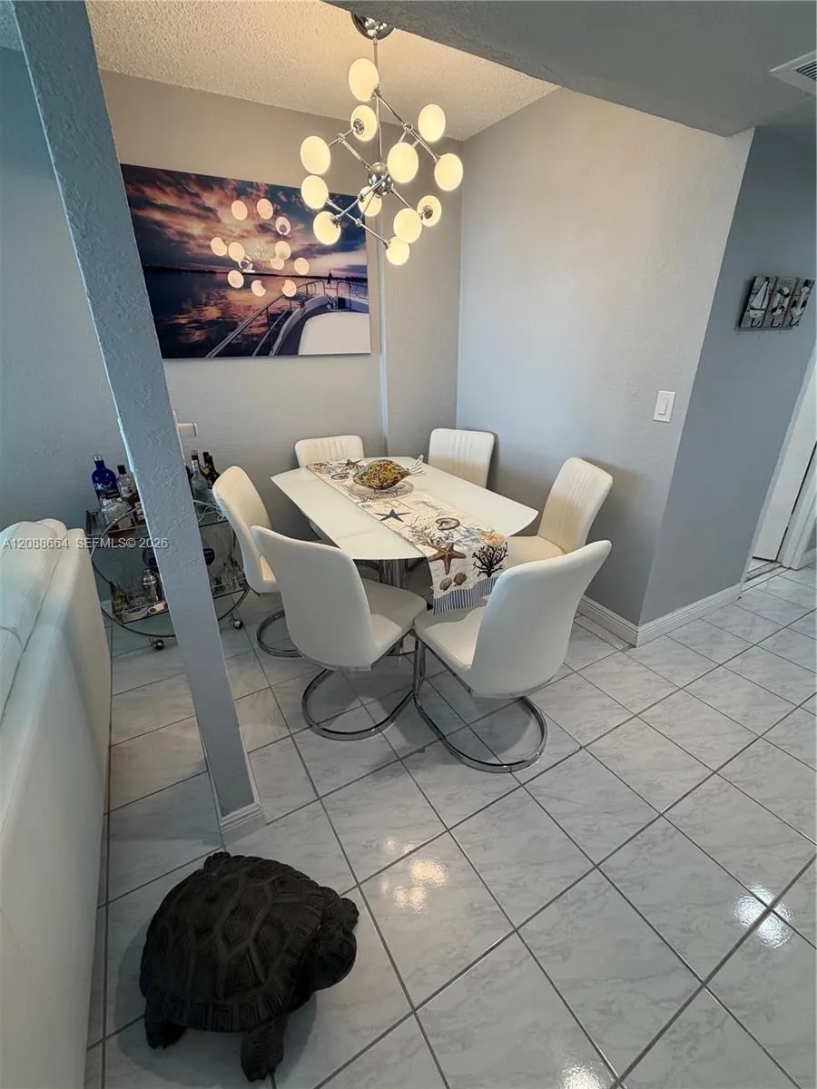 5401 Collins Ave #826 Miami Beach, FL 33140