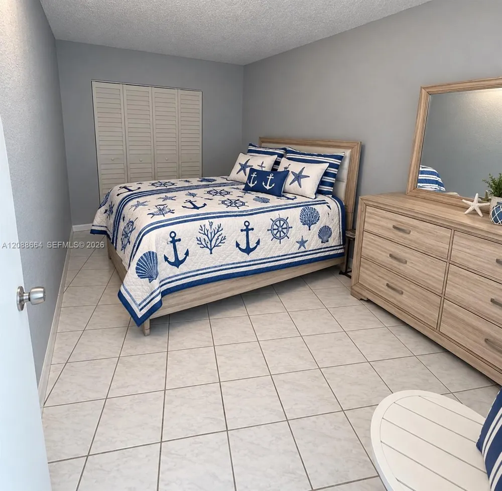 5401 Collins Ave #826 Miami Beach, FL 33140