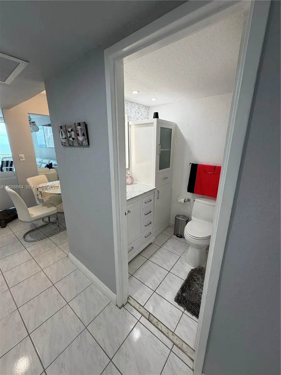 5401 Collins Ave #826 Miami Beach, FL 33140