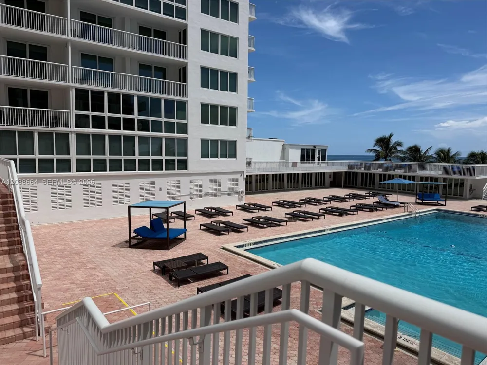 5401 Collins Ave #826 Miami Beach, FL 33140