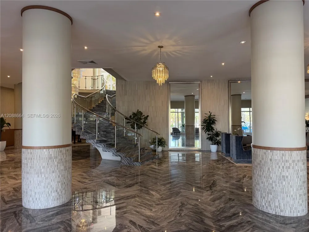 5401 Collins Ave #826 Miami Beach, FL 33140