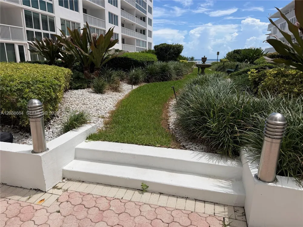 5401 Collins Ave #826 Miami Beach, FL 33140