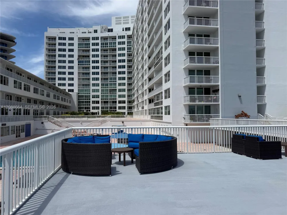 5401 Collins Ave #826 Miami Beach, FL 33140