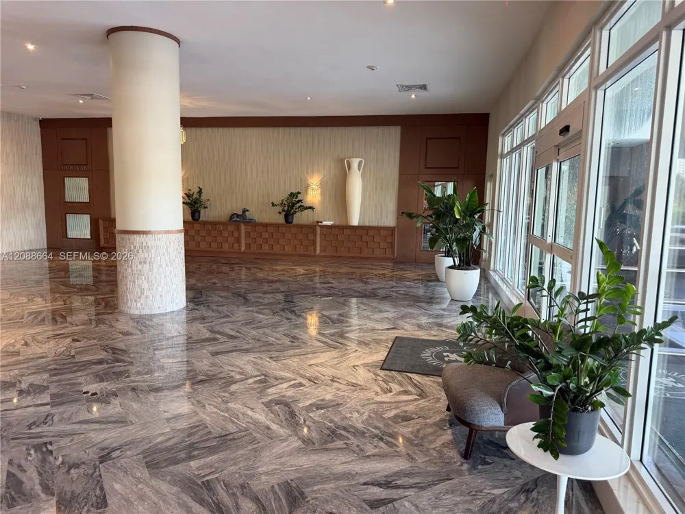 5401 Collins Ave #826 Miami Beach, FL 33140