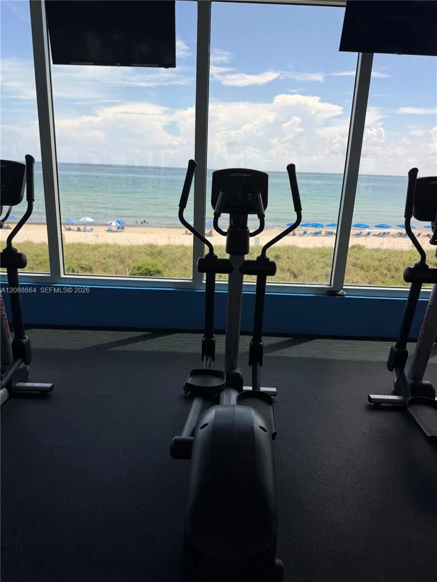 5401 Collins Ave #826 Miami Beach, FL 33140
