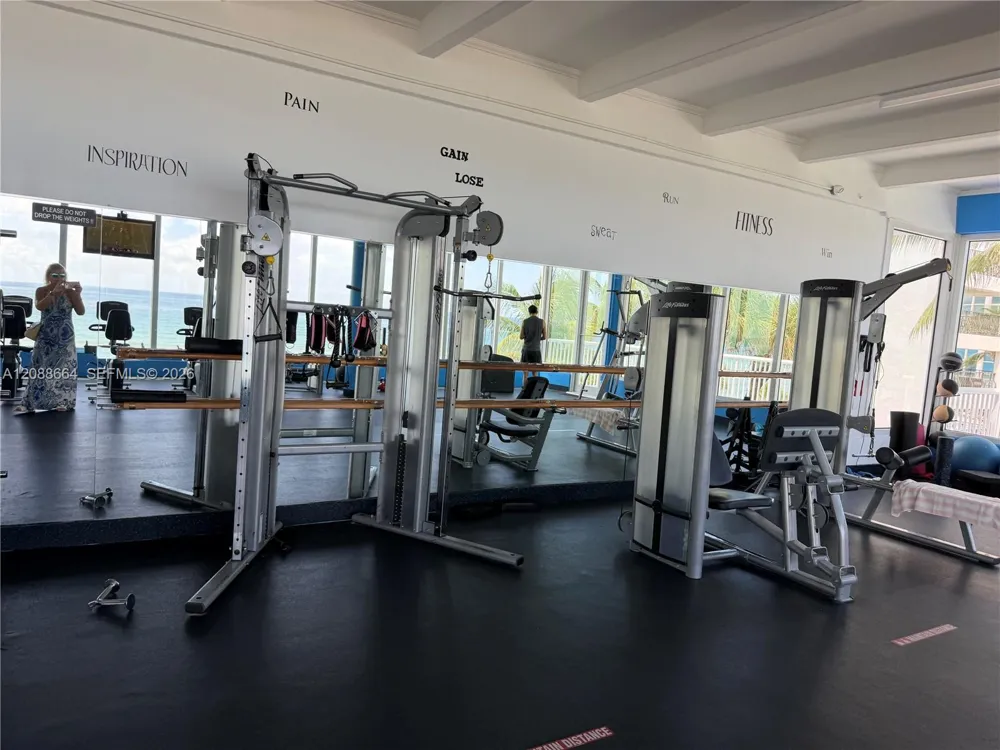 5401 Collins Ave #826 Miami Beach, FL 33140