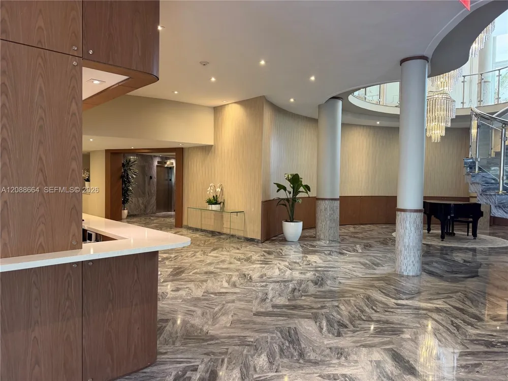 5401 Collins Ave #826 Miami Beach, FL 33140