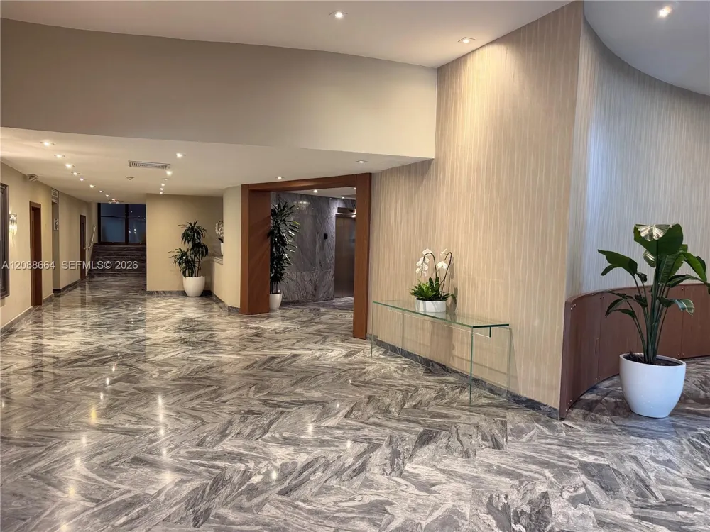 5401 Collins Ave #826 Miami Beach, FL 33140