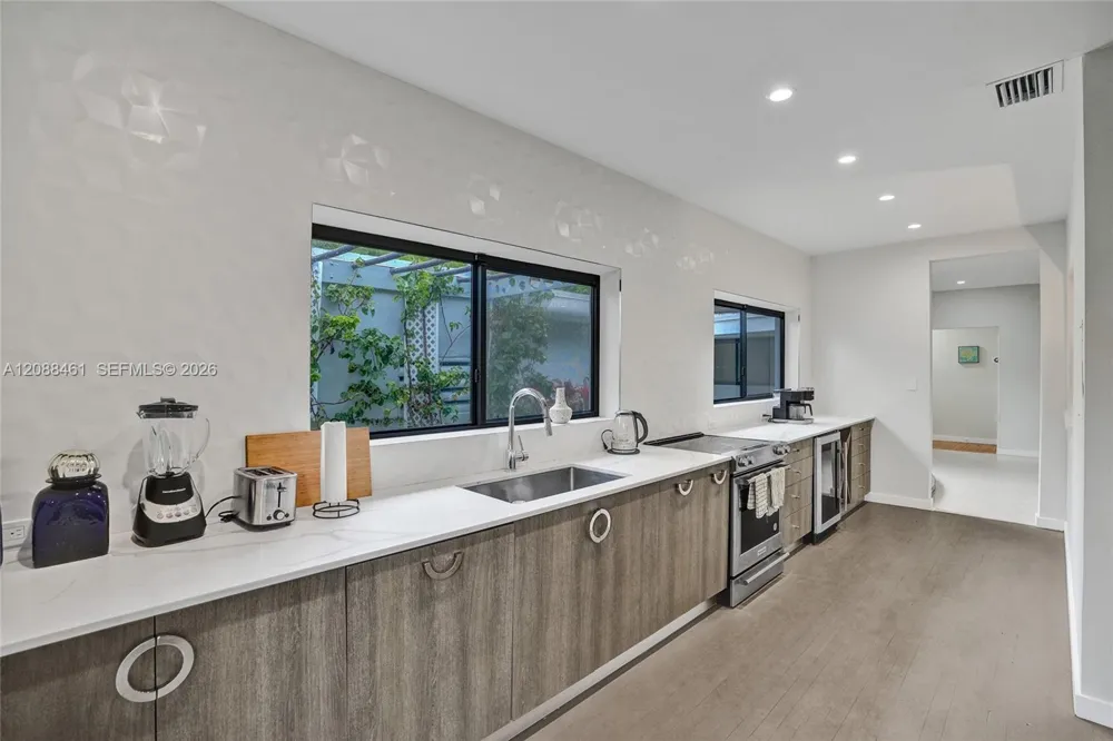 1064 NE 97th St Miami Shores, FL 33138