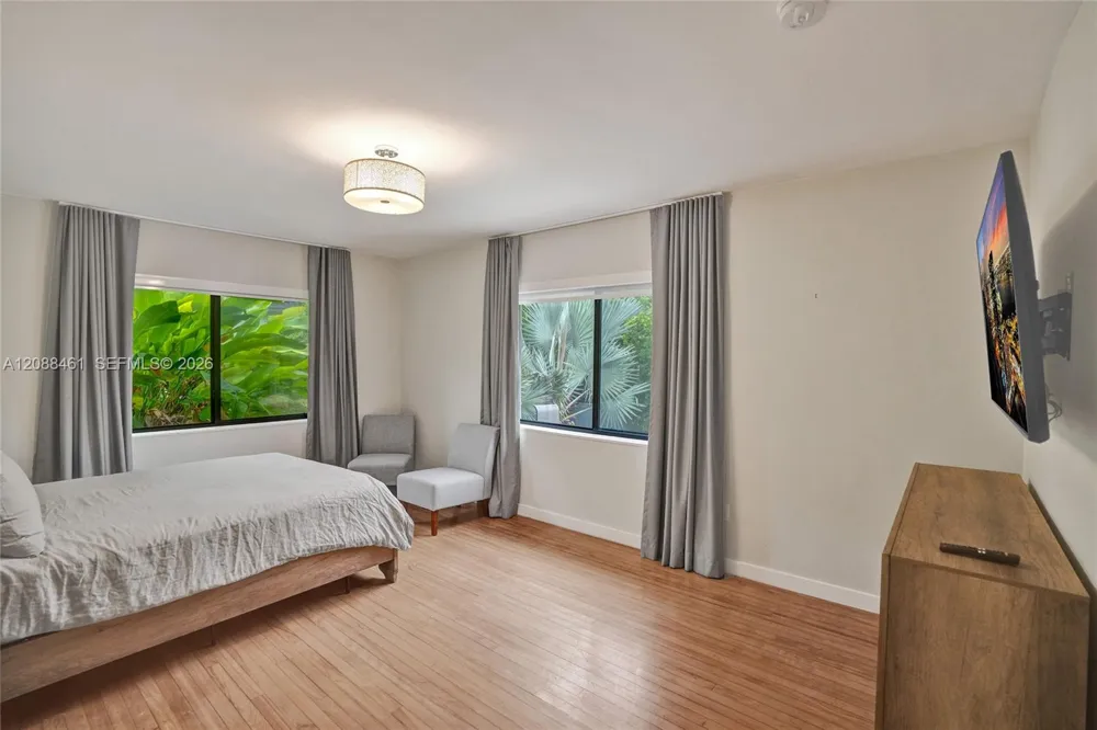 1064 NE 97th St Miami Shores, FL 33138