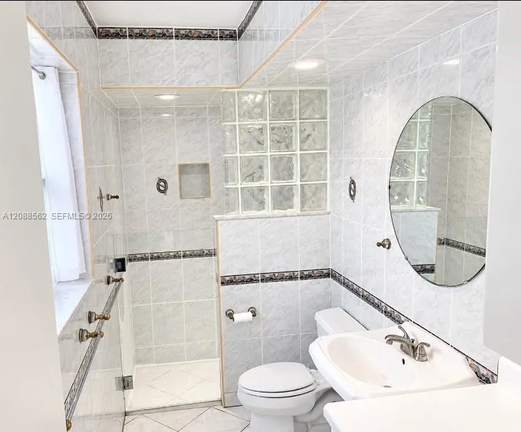 320 NW 93rd Ter Pembroke Pines, FL 33024