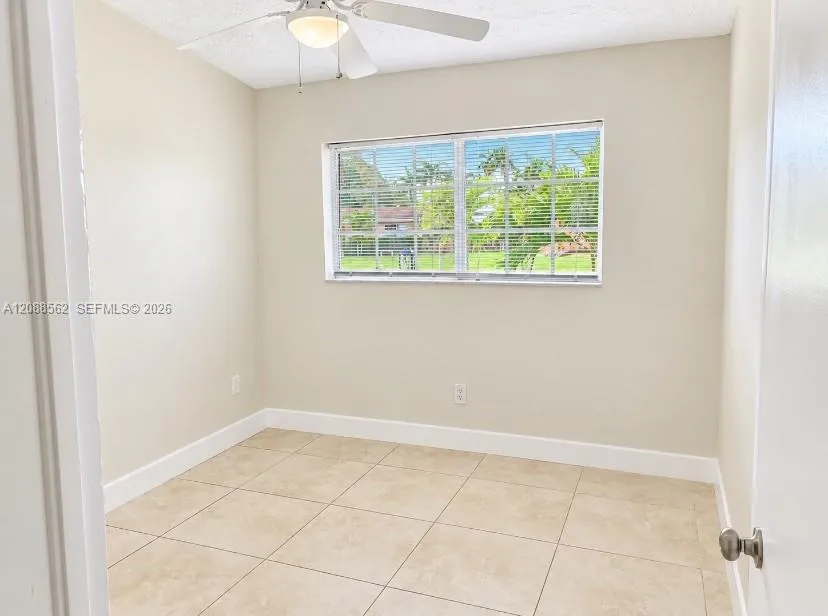 320 NW 93rd Ter Pembroke Pines, FL 33024