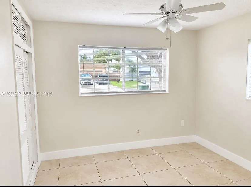 320 NW 93rd Ter Pembroke Pines, FL 33024