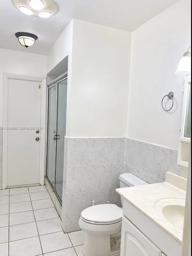 320 NW 93rd Ter Pembroke Pines, FL 33024