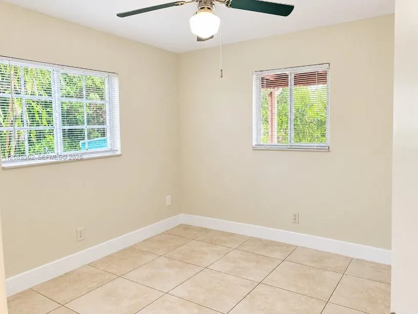 320 NW 93rd Ter Pembroke Pines, FL 33024