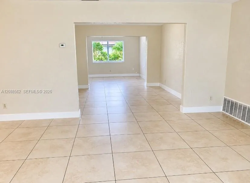 320 NW 93rd Ter Pembroke Pines, FL 33024