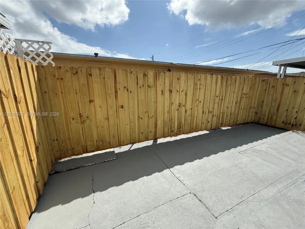 3050 NW 20th St #2 Miami, FL 33142