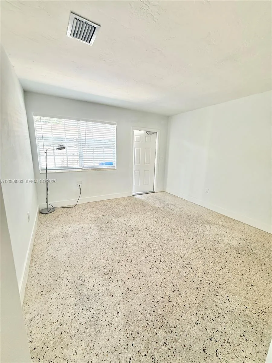 3050 NW 20th St #2 Miami, FL 33142