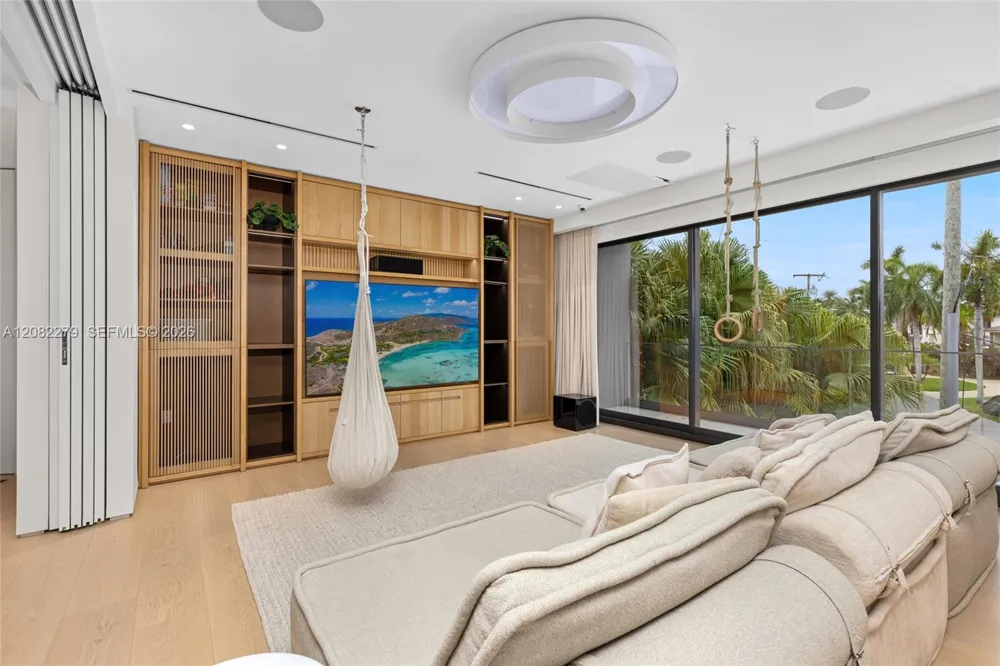 Address Not Shown North Miami Beach, FL 33160