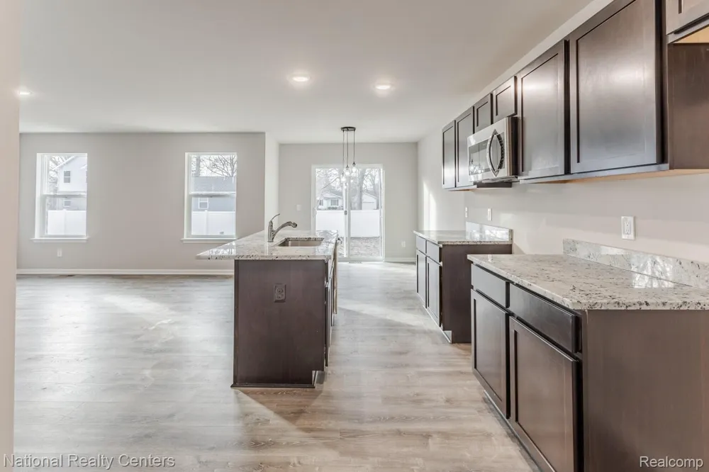 25025 Fairgrove Street Woodhaven City, MI 48183