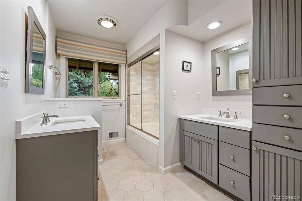 2901 E Floyd Drive Denver, CO 80210