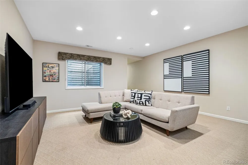 2901 E Floyd Drive Denver, CO 80210