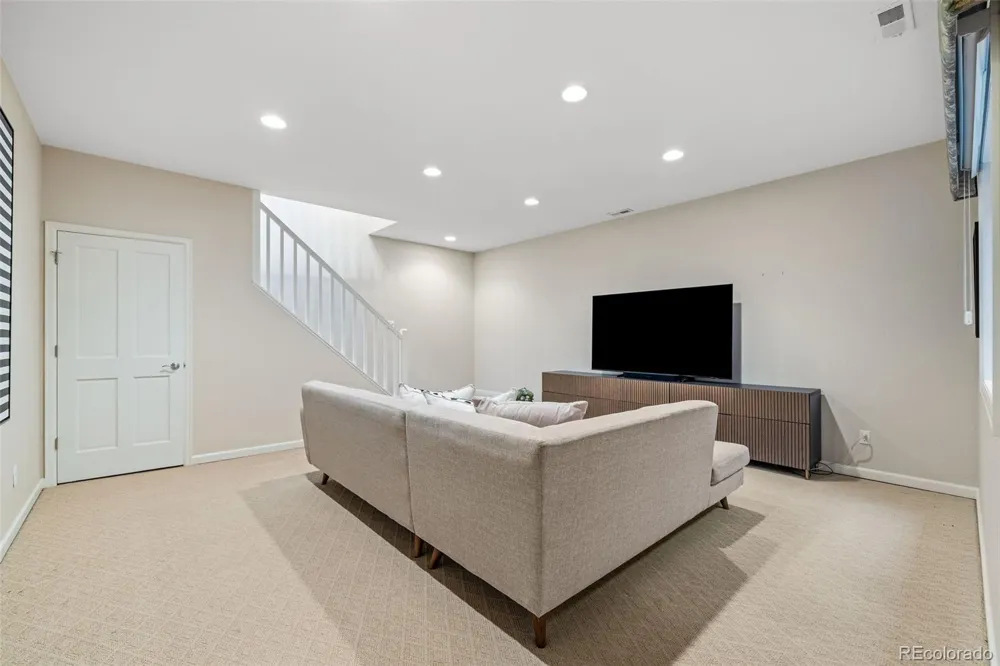2901 E Floyd Drive Denver, CO 80210