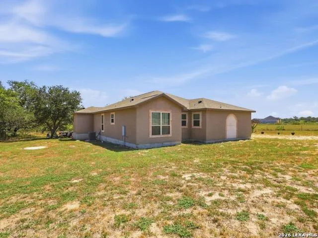685 Clear Lake Loop Poteet, TX 78065