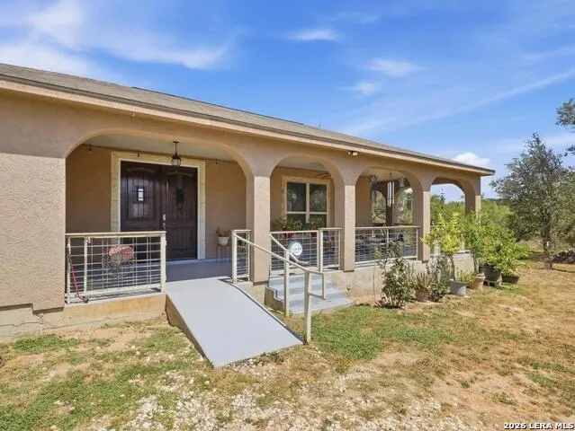 685 Clear Lake Loop Poteet, TX 78065