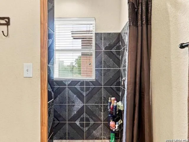 685 Clear Lake Loop Poteet, TX 78065