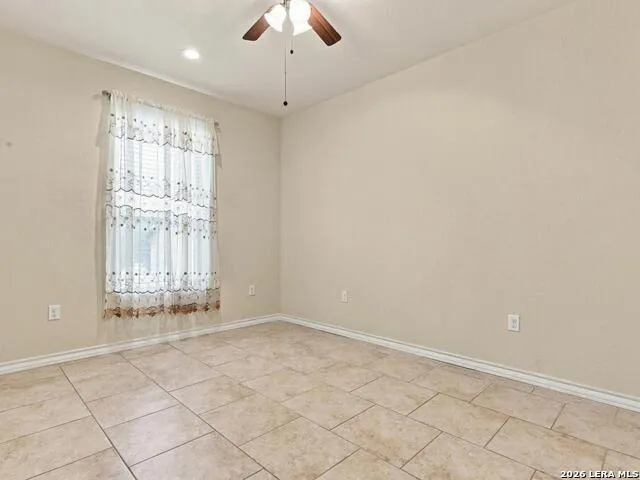 685 Clear Lake Loop Poteet, TX 78065