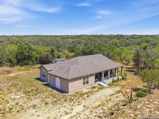 685 Clear Lake Loop Poteet, TX 78065