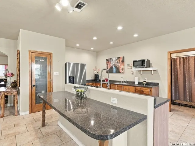 685 Clear Lake Loop Poteet, TX 78065