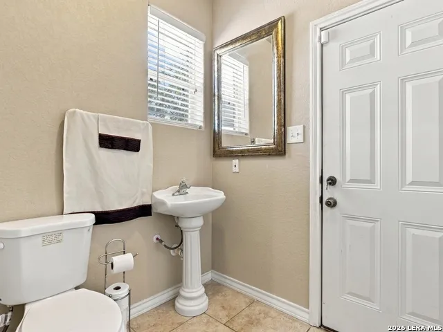 685 Clear Lake Loop Poteet, TX 78065