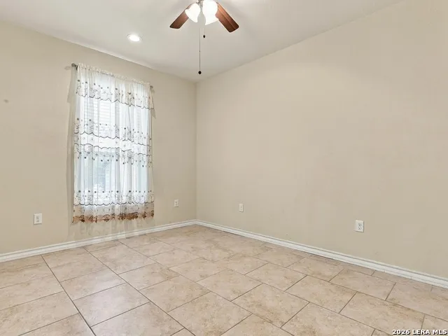 685 Clear Lake Loop Poteet, TX 78065