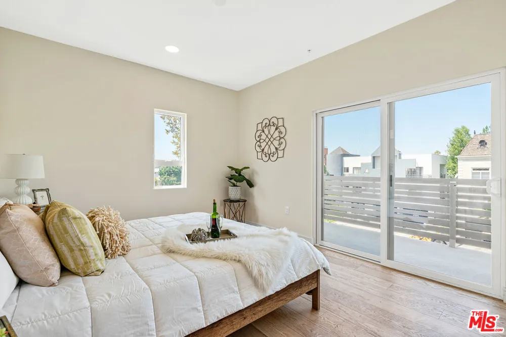 820 S Wilton Place Los Angeles, CA 90005
