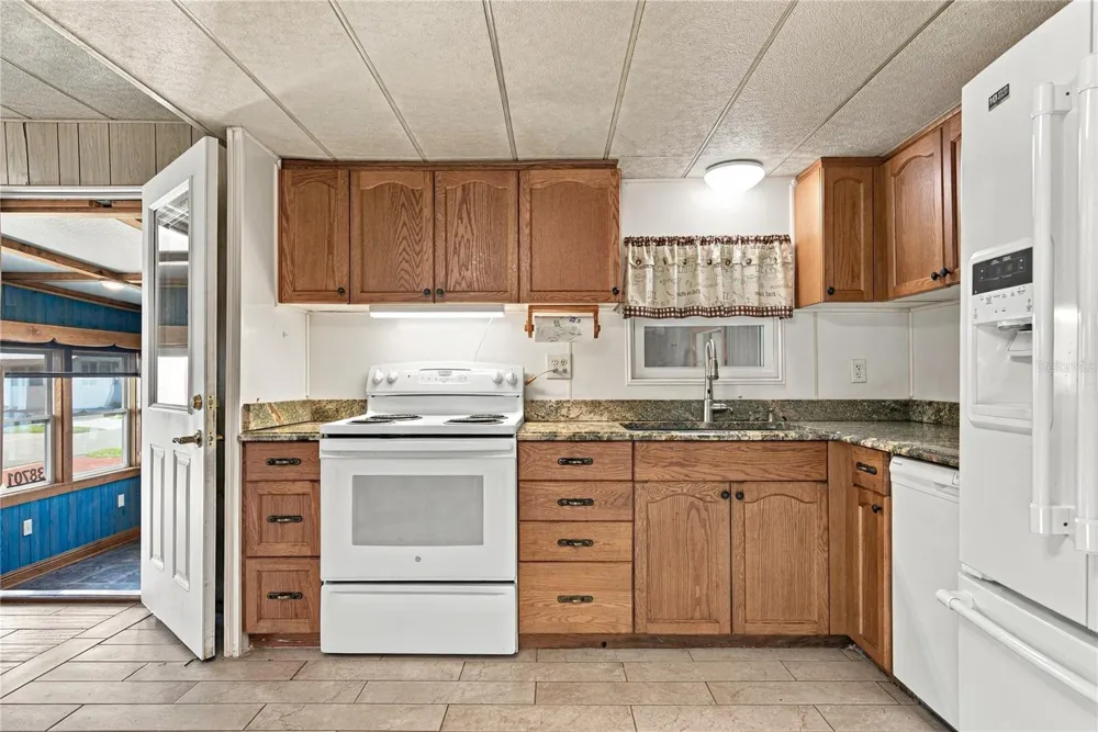38701 REMORA AVENUE Zephyrhills, FL 33542