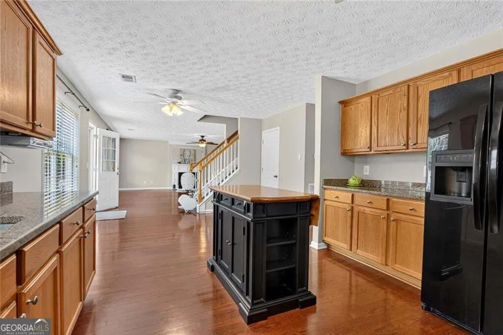 17 Creekview CT Acworth, GA 30101