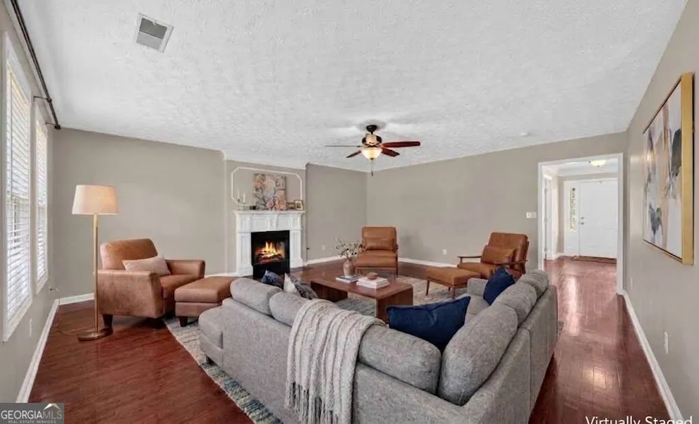 17 Creekview CT Acworth, GA 30101