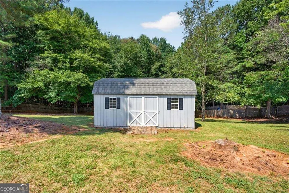 17 Creekview CT Acworth, GA 30101