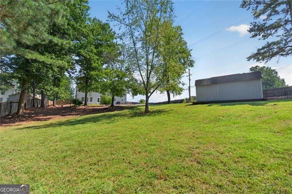 17 Creekview CT Acworth, GA 30101