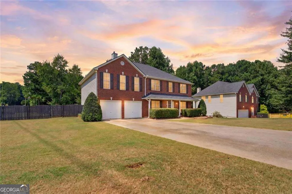 17 Creekview CT Acworth, GA 30101