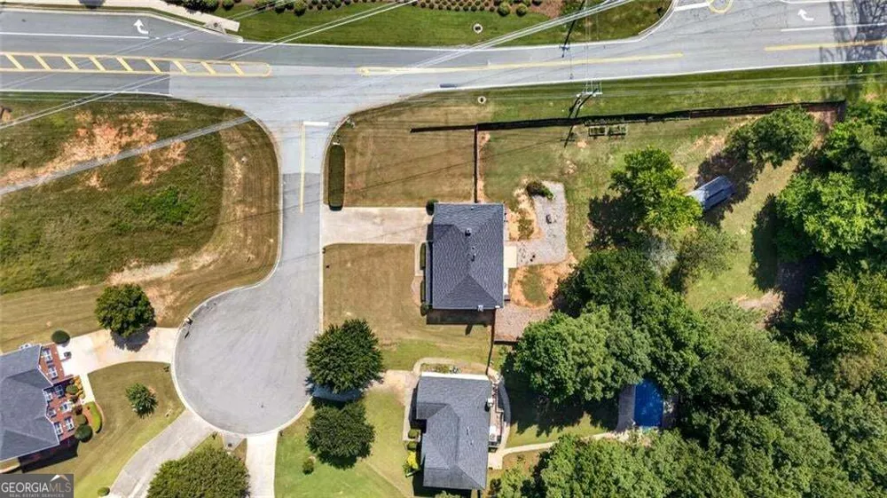 17 Creekview CT Acworth, GA 30101