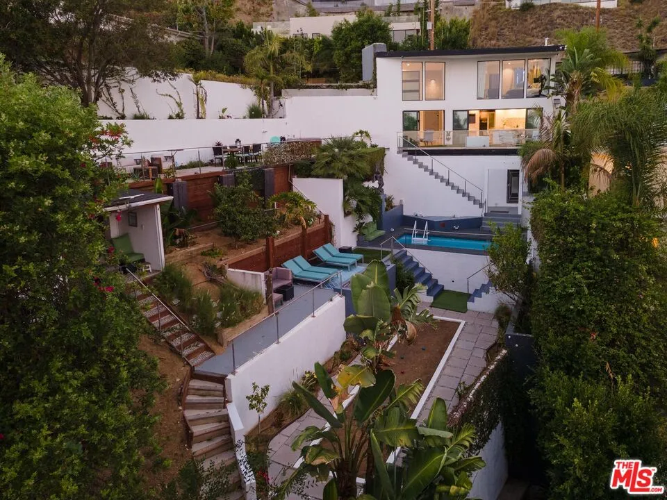 8380 Hollywood Boulevard Los Angeles, CA 90069