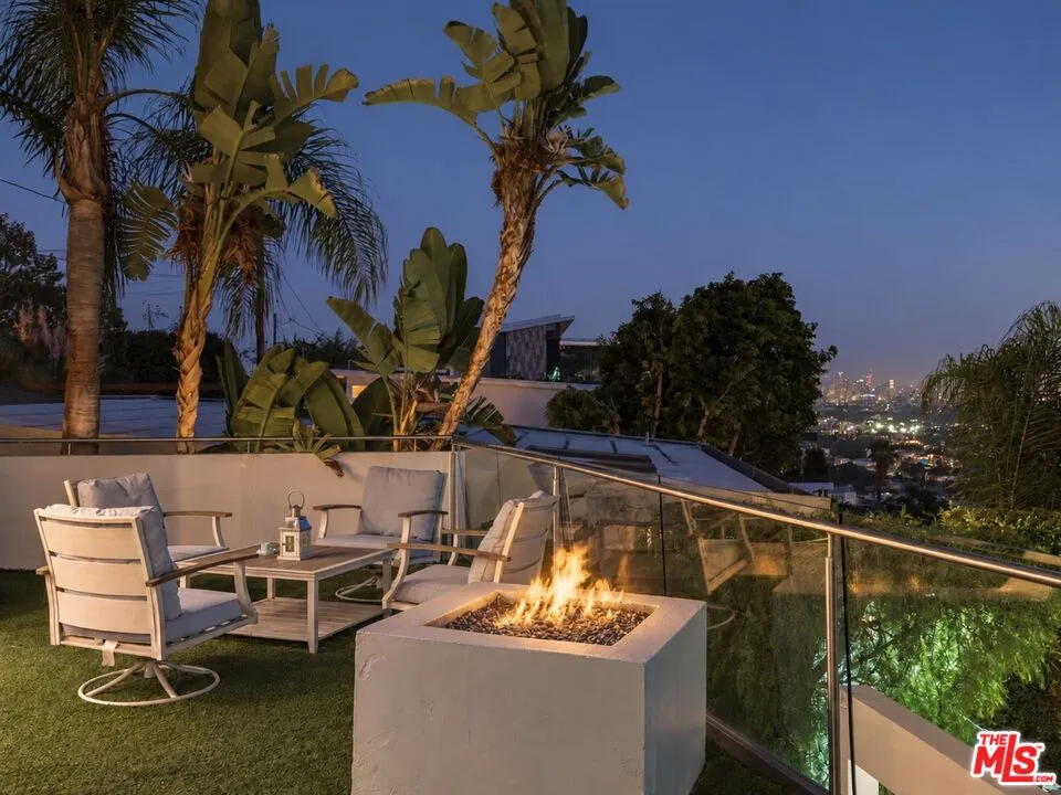 8380 Hollywood Boulevard Los Angeles, CA 90069